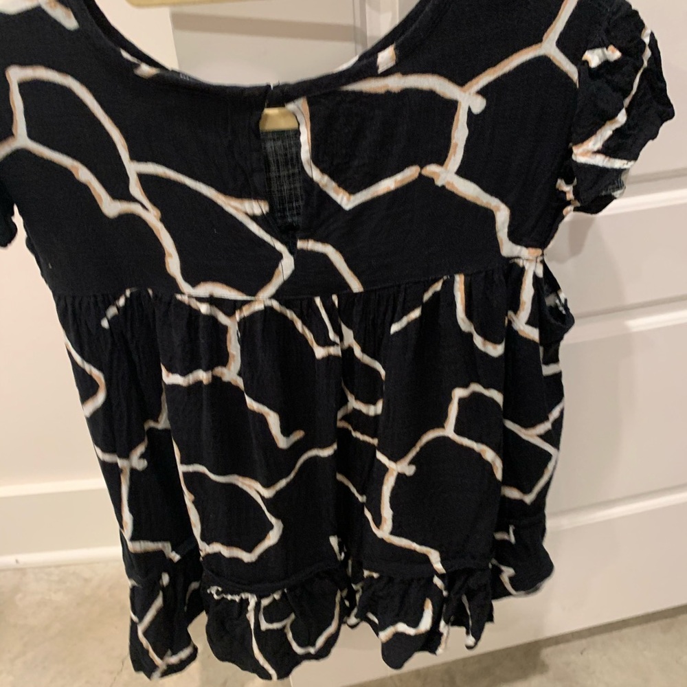 Black swing blouse